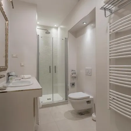 Royal Piazza Guest house