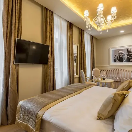 Royal Piazza Guest house