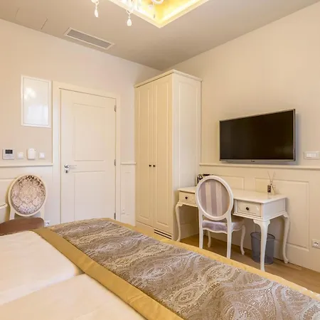 Royal Piazza Guest house Split