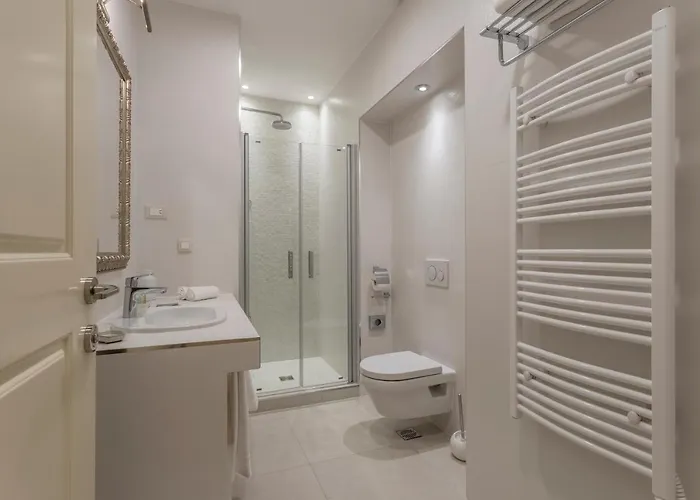 Royal Piazza Konukevi