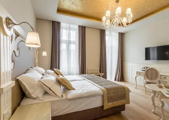 Royal Piazza Konukevi