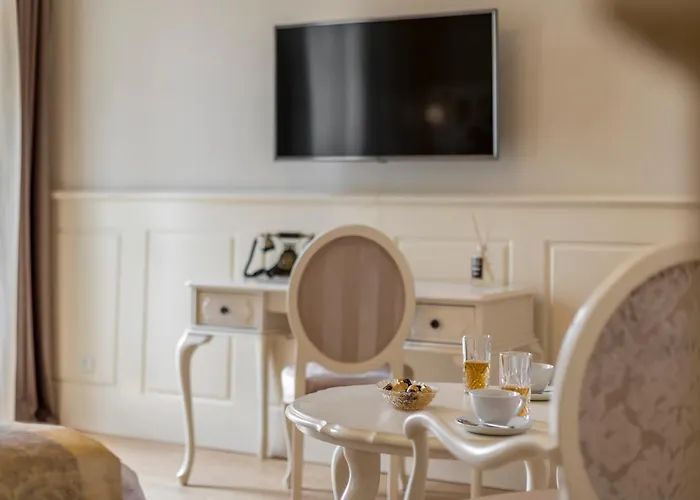 Royal Piazza Konukevi