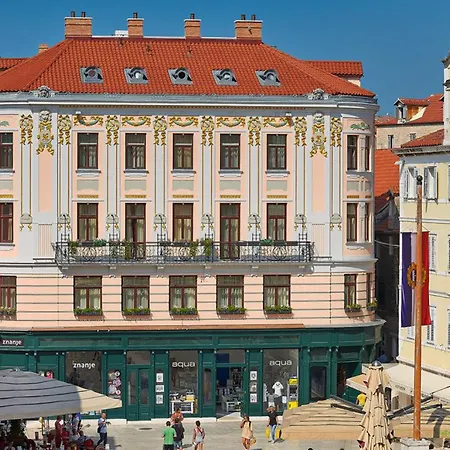 Royal Piazza Guest house 4*