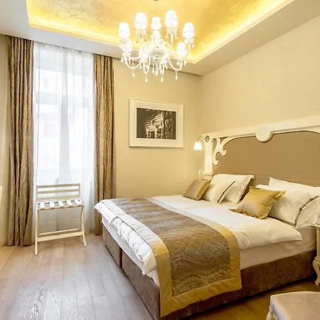 Royal Piazza 4*