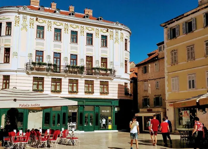 Royal Piazza
