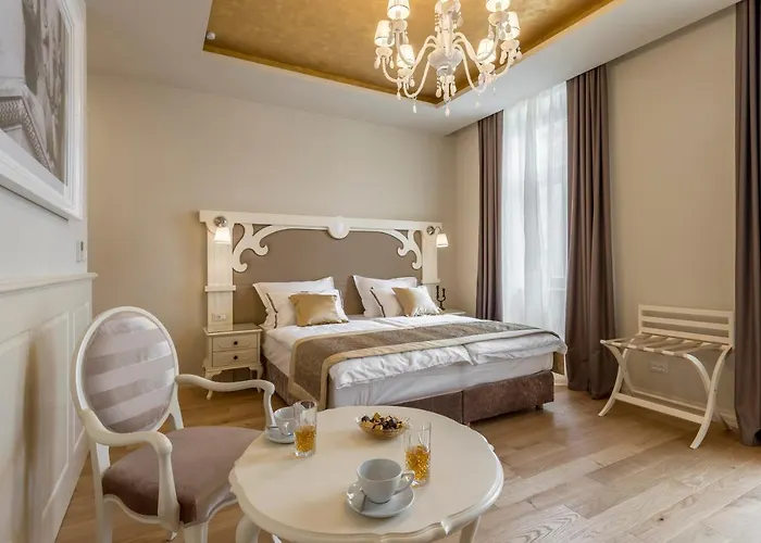 Royal Piazza Penzion 4*