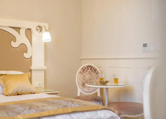 Royal Piazza Penzion 4*
