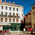 Royal Piazza