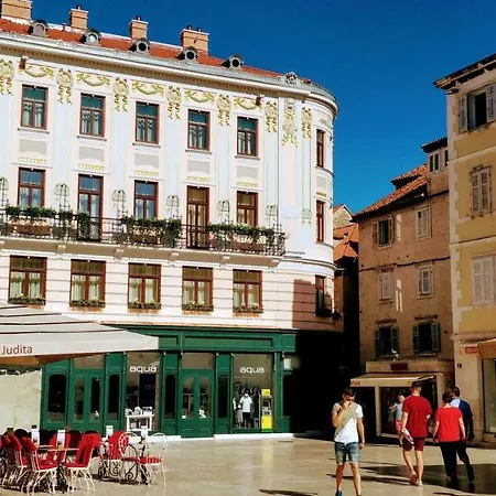 Royal Piazza