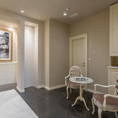 Royal Piazza Gasthuis 4*