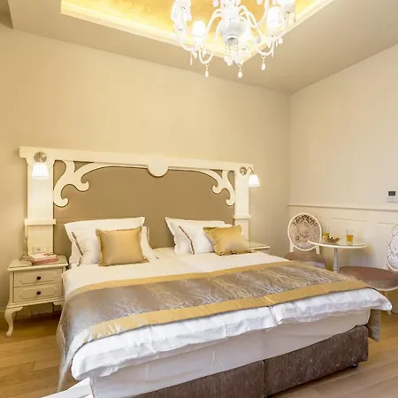 Royal Piazza Gasthuis 4*